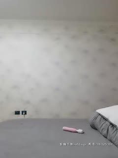 扎两个辫子丰满巨乳妹子【颜值学生】露奶露逼,揉搓大奶特写粉穴,很是诱惑喜欢不要错过