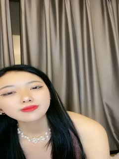 独乳风骚--诺宝宝❤️被网友惹怒,东北娘们不好欺负呀,干架回去再表演,这乳舞颜值无人能及,自慰大秀,爱笑的女孩挣钱容易!
