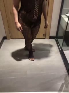 酒店开着门让母狗自慰,她还不知情,全程沉浸式、当发现时羞死了!