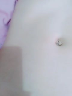 乖女儿又来了全程露脸跟妈妈一起大秀直播,被妈妈扒光了吃奶玩逼AV棒摩擦阴蒂,特写展示粉嫩还没几根毛毛