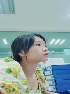 清纯小野喵】在外资公司上班美丽小姐姐~上班偷偷直播!~!!✨✨✨--无声音时是主播关的,怕泄露公司机密_20220530_145058
